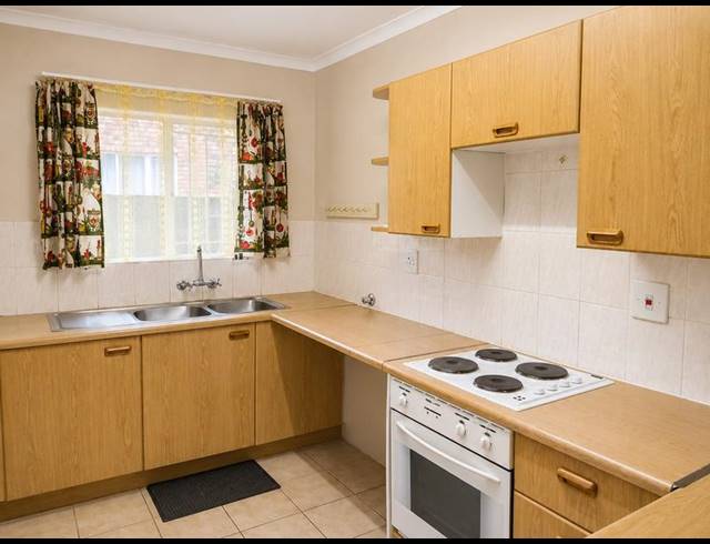 2 BEDROOM TOWNHOUSE FOR SALE IN ELDORAIGNE